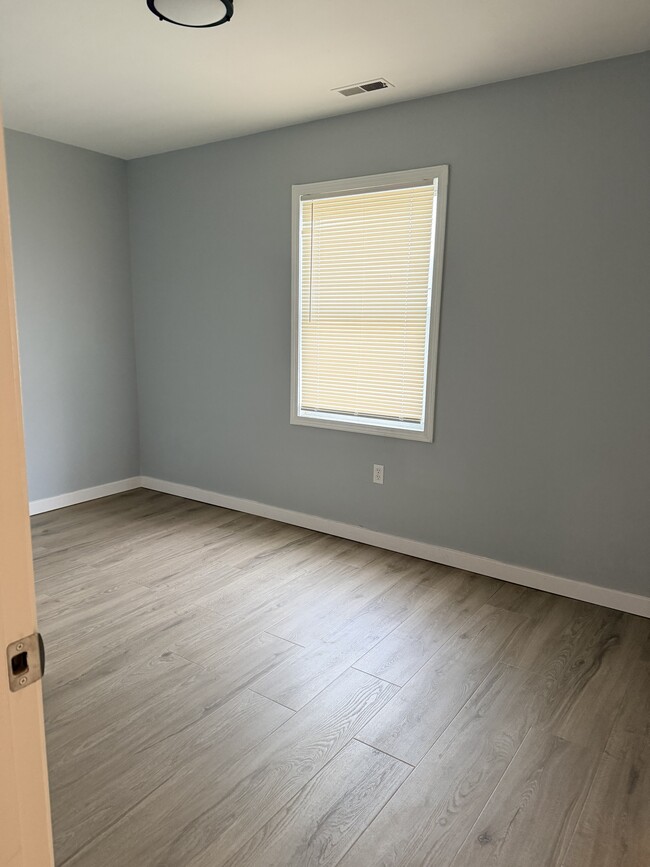 Building Photo - 23812 Columbus Ave