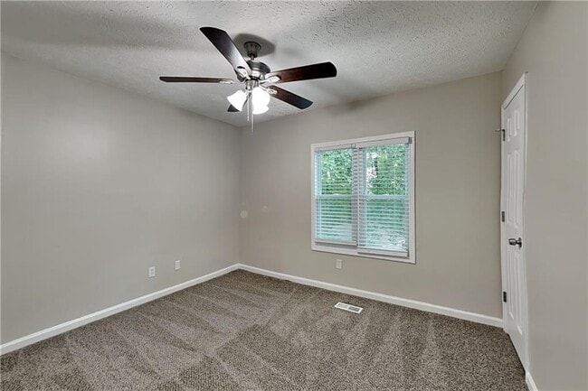 Building Photo - 174 Fox Dr