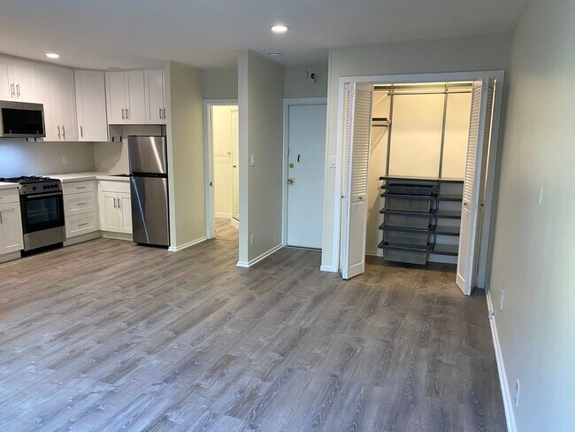 Building Photo - 155Pfei