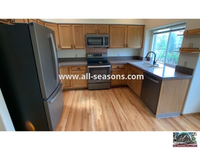 Building Photo - Don't miss this fabulous opportunity in Ch...