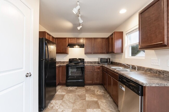 Building Photo - Move In Ready Lillington Home!