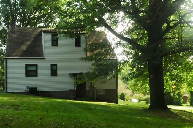 Building Photo - 249 Cirbus Ln