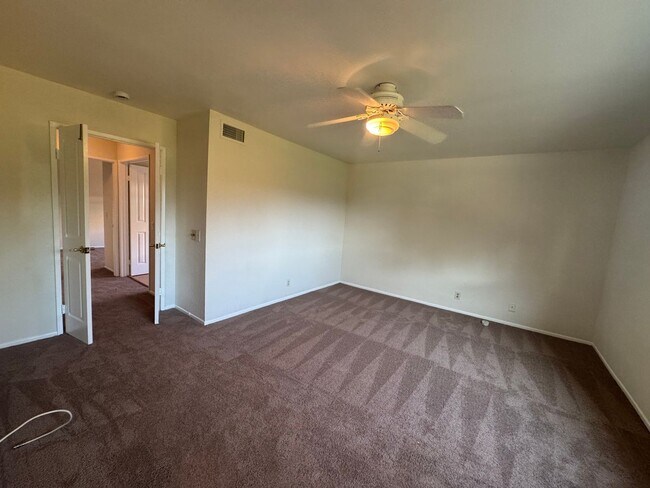 Building Photo - 5784 Brandywine Ct