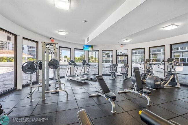 Building Photo - 20515 E Country Club Dr