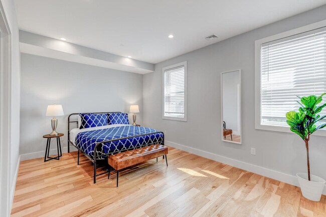 Building Photo - 1011 Bennington St