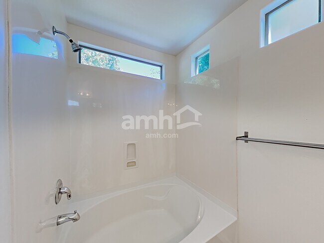 Building Photo - 17768 W Hearn Rd