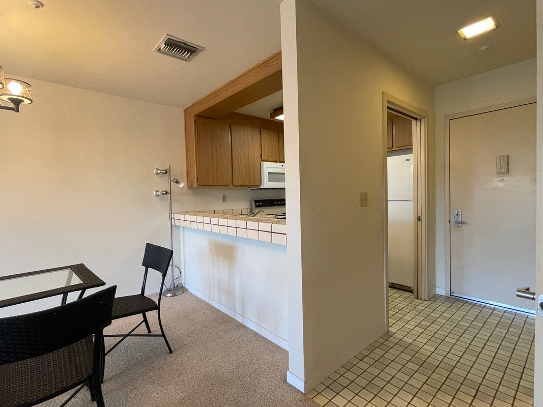 Building Photo - 1201 Alta Vista Ct