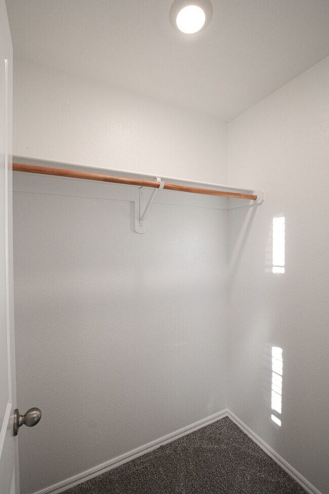 Building Photo - Beautiful new build ready for you!