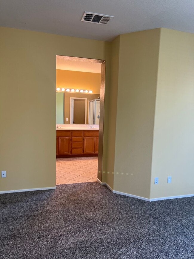 Building Photo - Beautiful home on cul-de-sac!!!