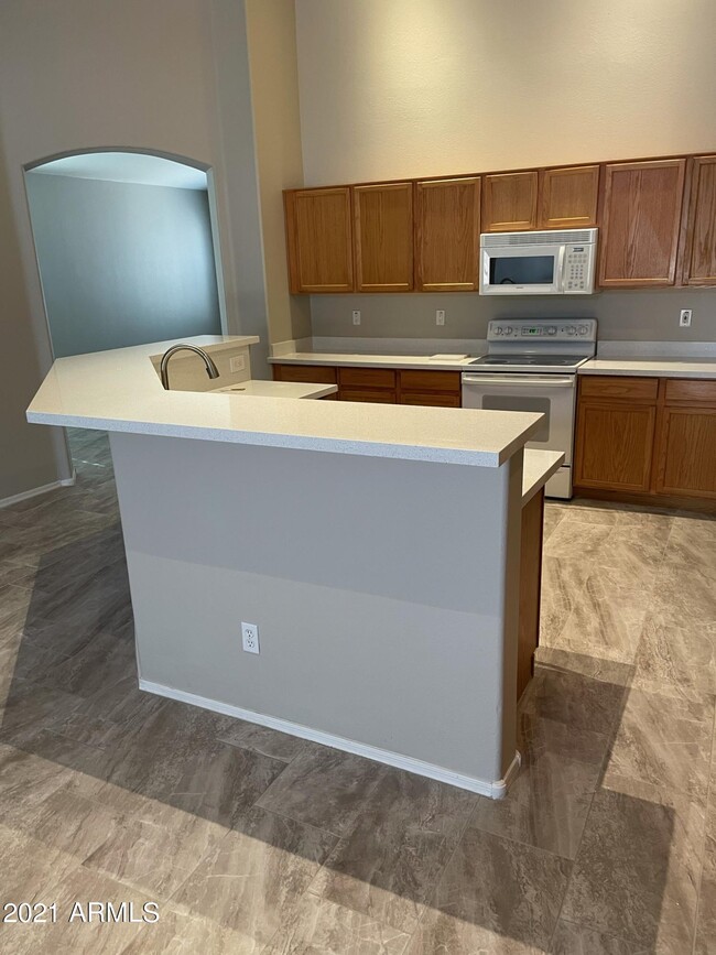 Building Photo - 6757 W Avenida Del Rey