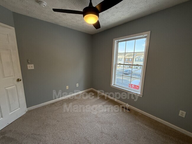 Building Photo - 10500 Boxmeer Ct