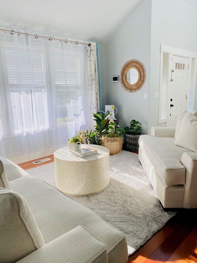 Building Photo - Silverdale 2 Story Home 4bed 2.5 bath