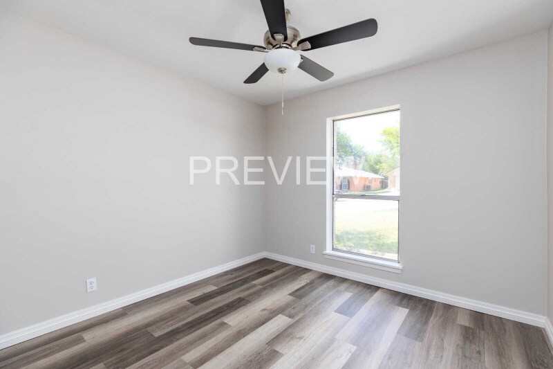 Building Photo - 178 Oakside