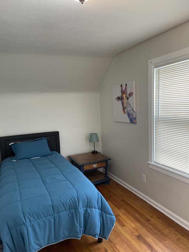 Building Photo - 29 E 221st St