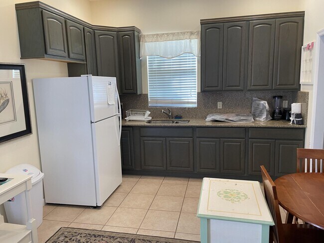 Building Photo - 14911 Equestrian Way