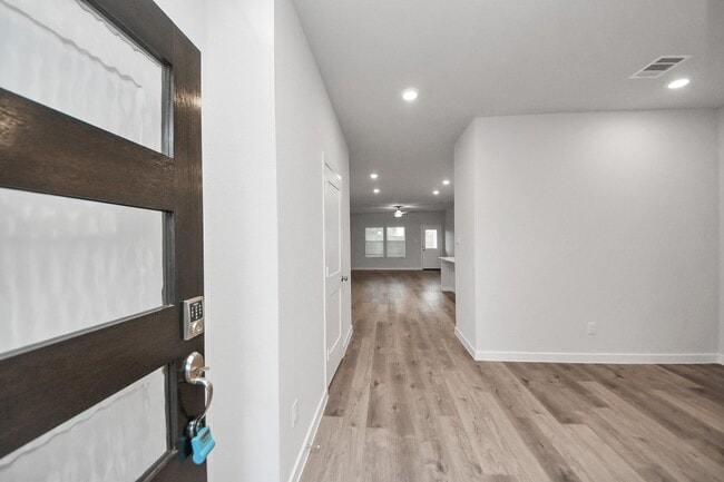 Building Photo - 32939 Silver Mdw Wy