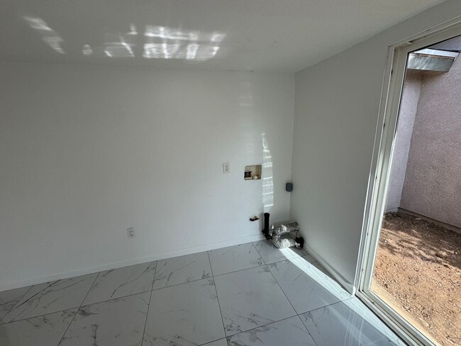 Building Photo - 4 bedroom in El Cajon
