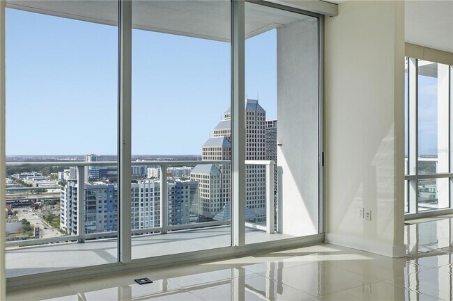 Building Photo - 150 E Robinson St