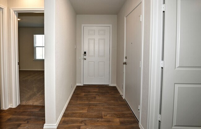 Building Photo - ONE STORY  |  3 BEDROOM  |  2 BATH  |  YAR...