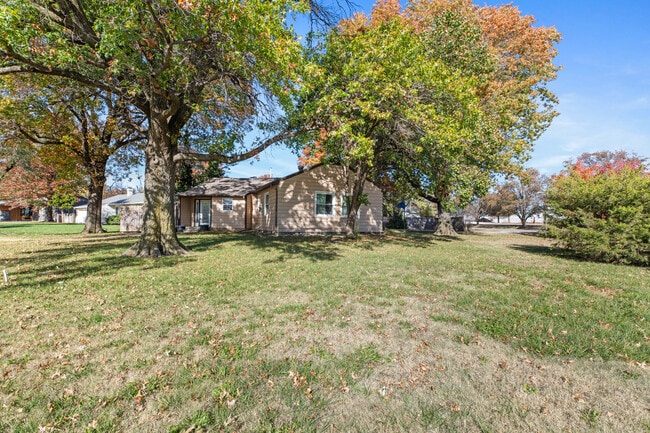 Building Photo - 22 E Hawthorne St