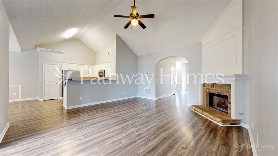 Building Photo - 8401 Somerton Cir