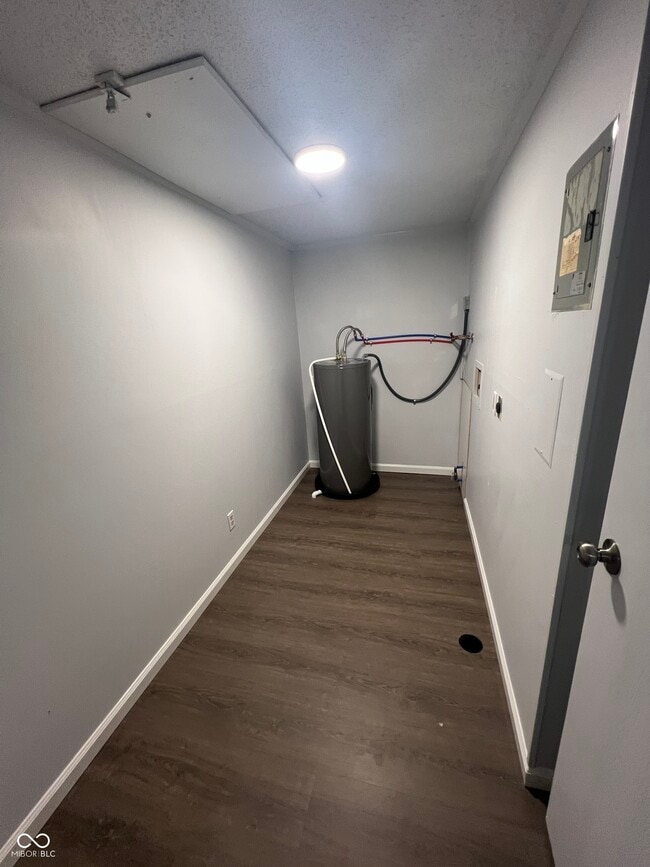 Building Photo - 2000 Indianapolis Rd