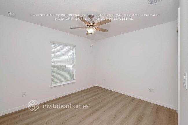 Building Photo - 22 Poinsettia Ln