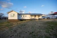 Building Photo - 200 Sycamore St N