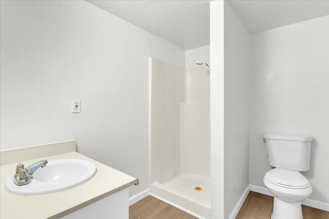 Building Photo - Spacious 2-Bedroom Townhome in Hesperia, CA!