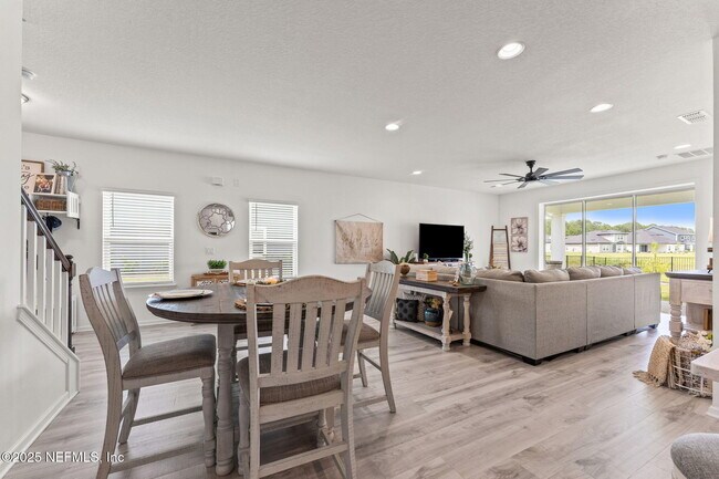 Building Photo - 535 Silver Landing Dr