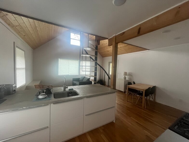 Building Photo - 1003 George Wilson Rd