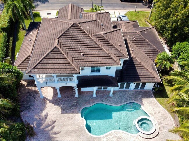 Building Photo - 5023 NW 94th Doral Pl