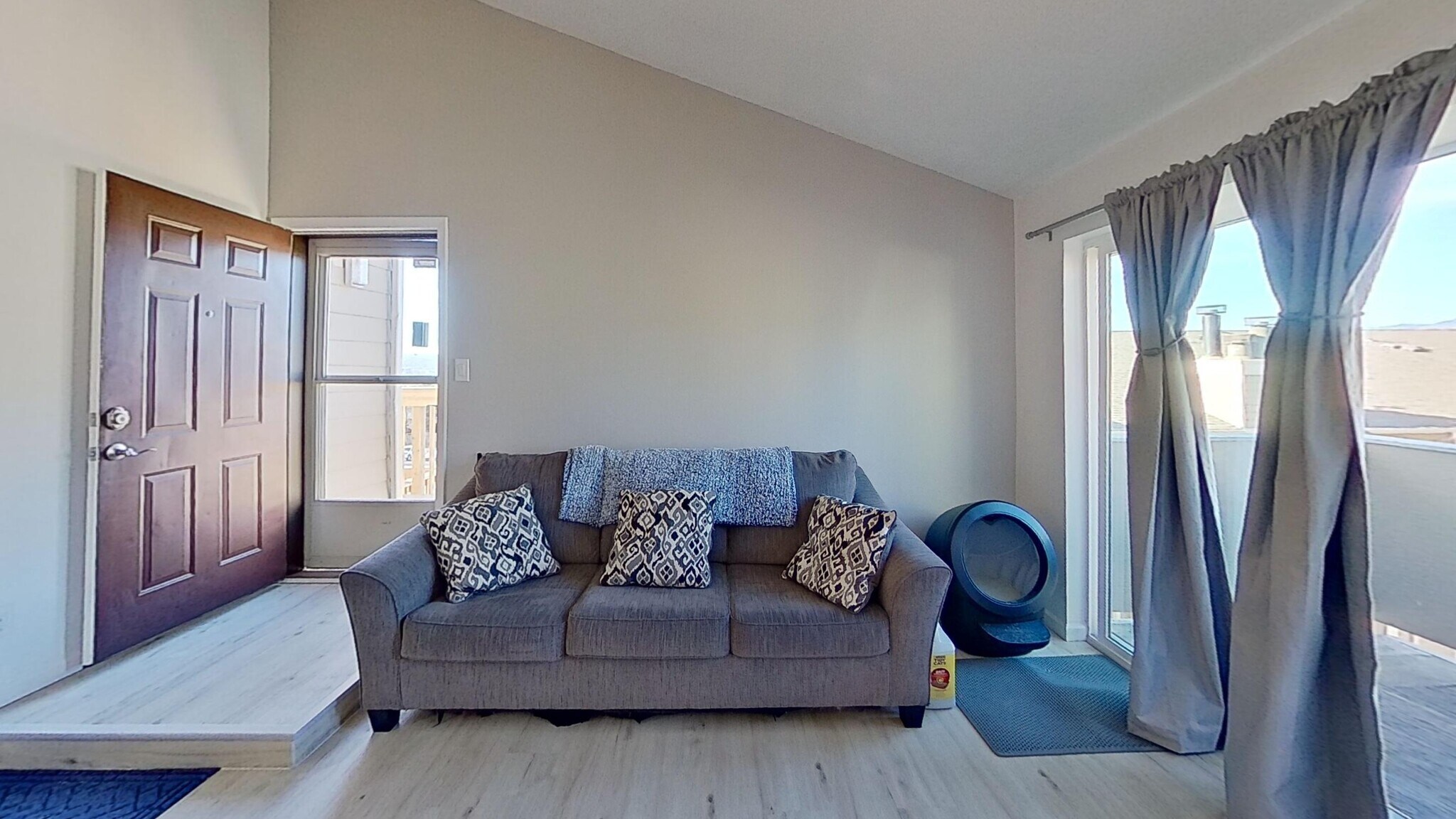 Building Photo - 2929 W Floyd Ave