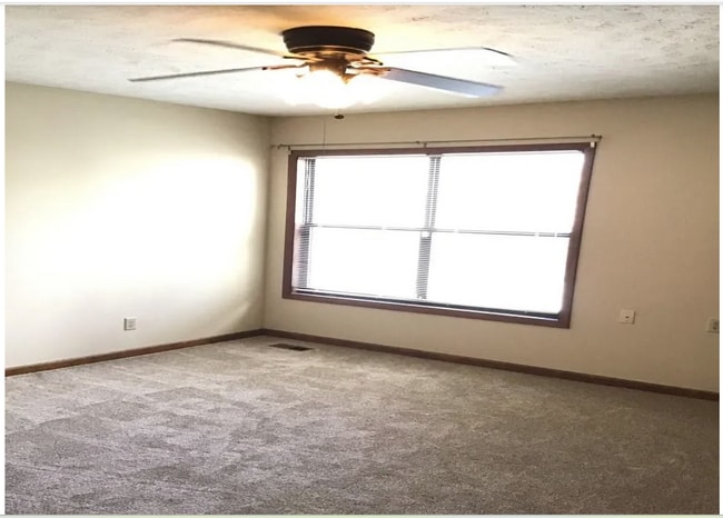 Building Photo - 1336 N Forest Dr