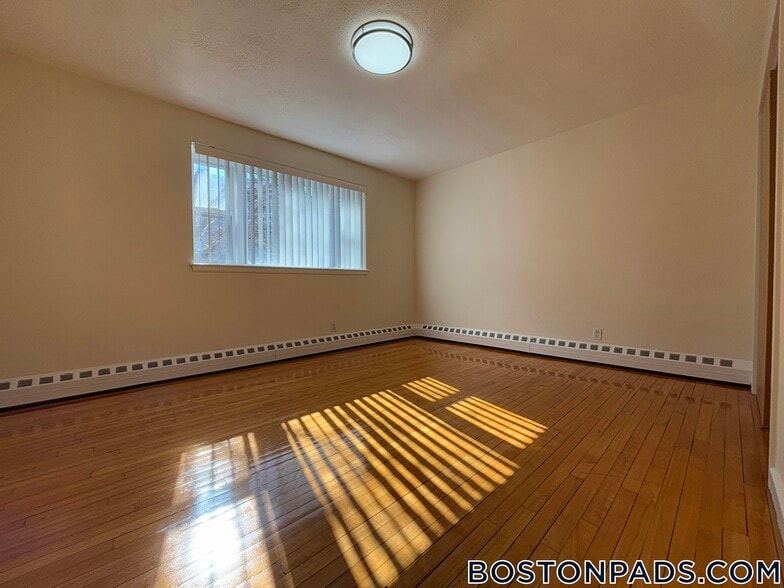 Building Photo - 63 Parkman St