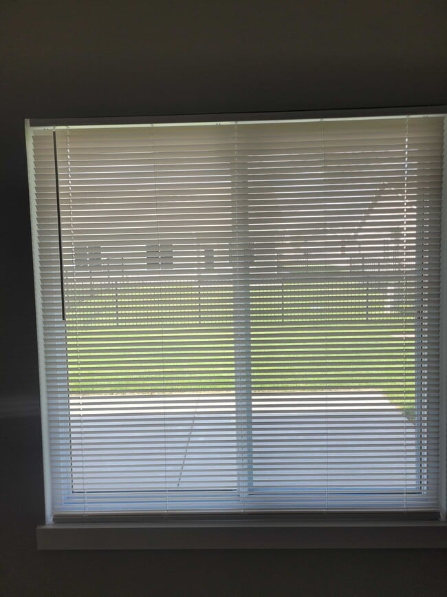 Building Photo - 3913 S Bluelake Ct