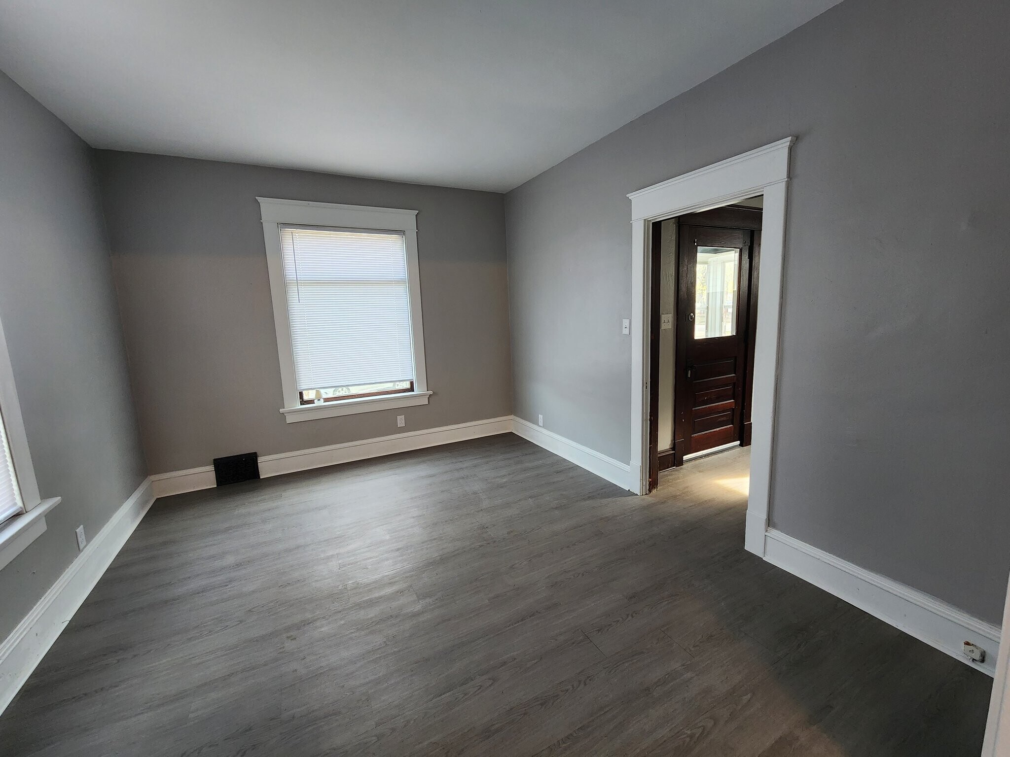 Building Photo - 1020 16th Ave