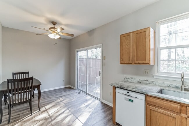 Building Photo - 487 Fort Hill Cir