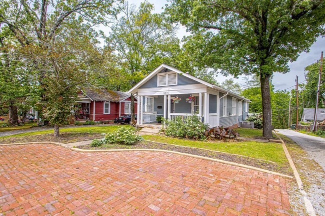 Building Photo - 4816 Kenyon Dr