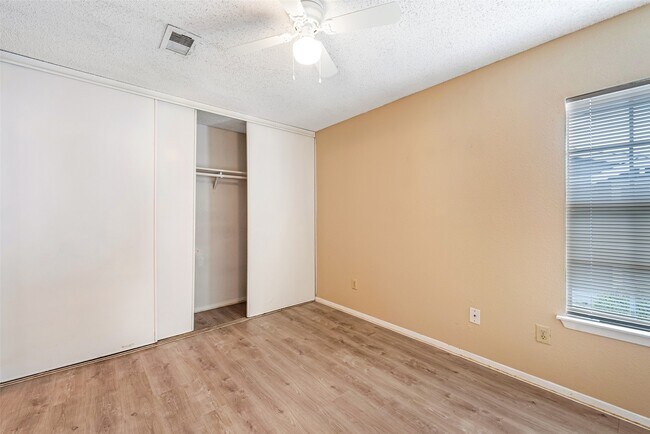 Building Photo - 6315 Cattails Ln