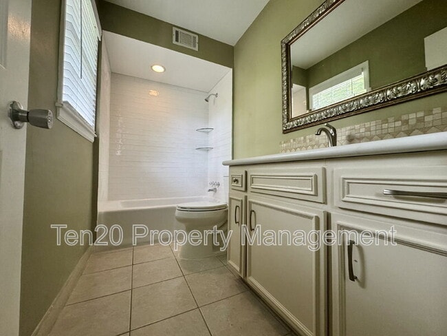 Building Photo - 5953 Windsor Dr