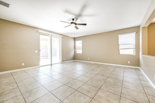 Building Photo - 17157 W Lisbon Ln