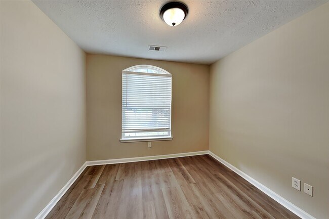 Building Photo - 6630 Grant Dr