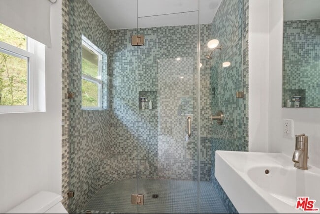 Building Photo - 3520 Mandeville Canyon Rd