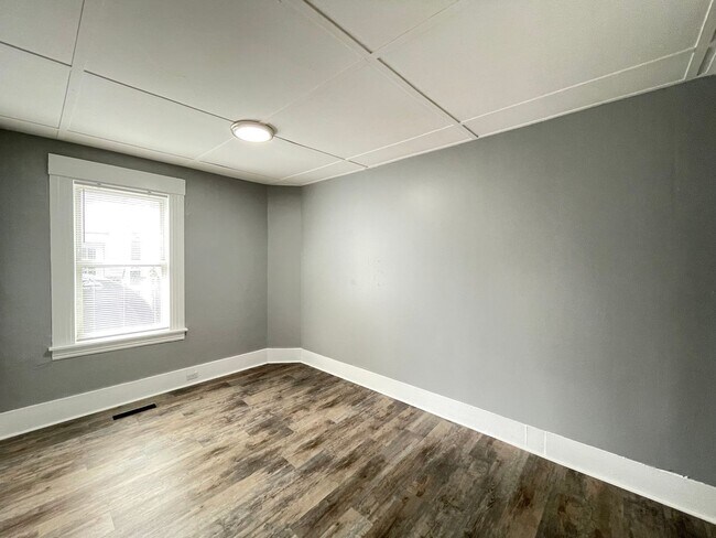 Building Photo - 421 Spruce St