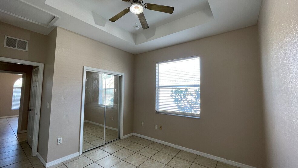 Building Photo - 506 Parsley Ct