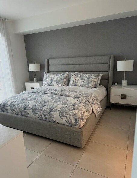 Building Photo - 401 N Birch Rd