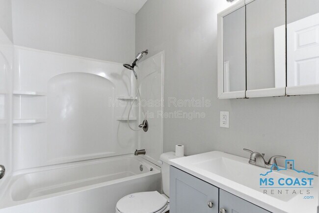 Building Photo - 962 Thelma St