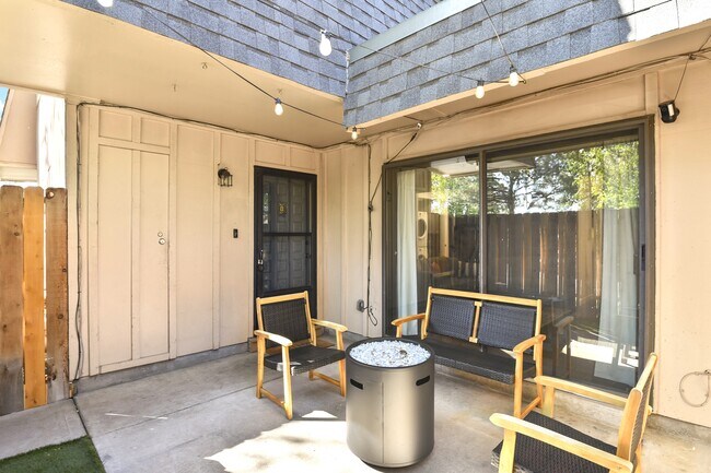 Building Photo - 7995 E Mississippi Ave