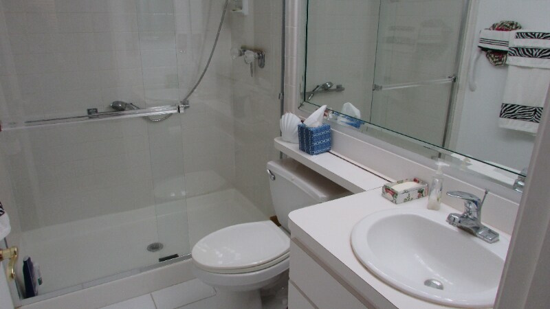 Building Photo - 2699 Pine Ridge Way E